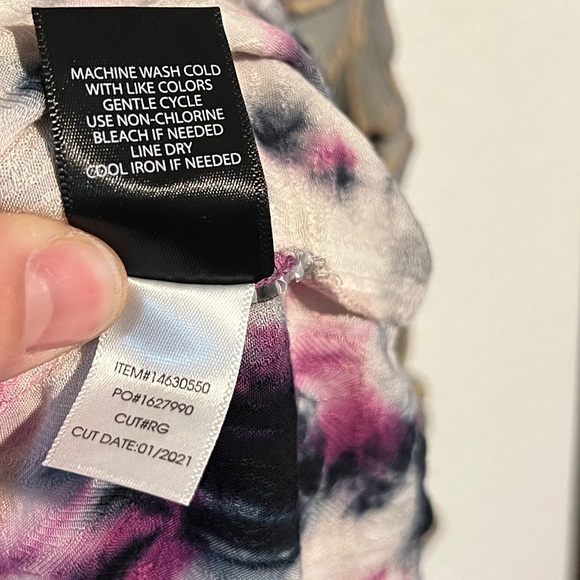 Brand New TORRID Babydoll Rayon Tie Dye Smocked Cold Shoulder Top Size 2 2X Plus - Picture 11 of 14